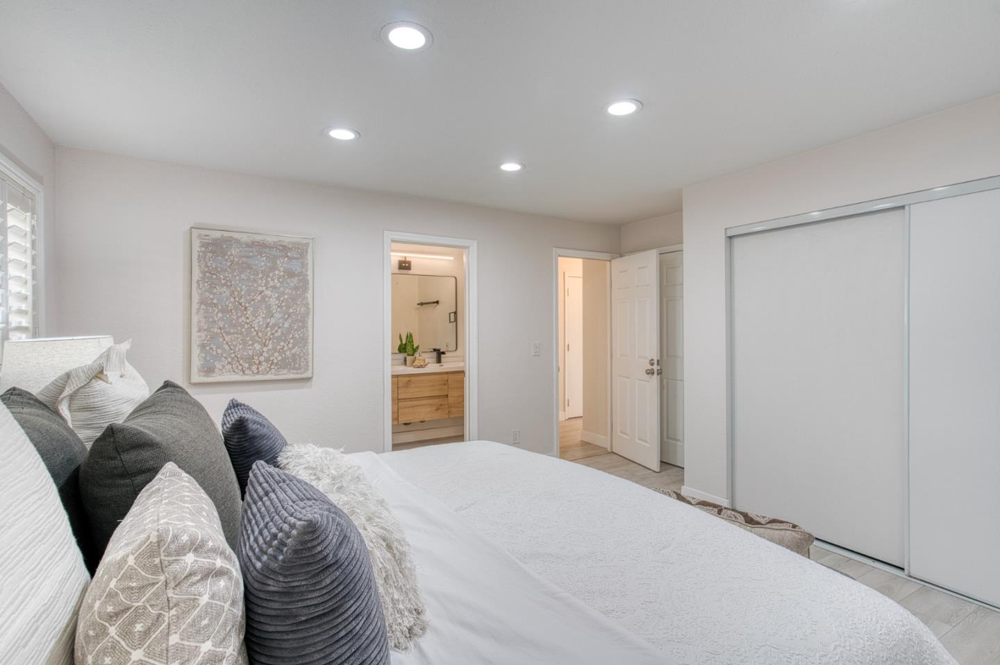 Detail Gallery Image 22 of 40 For 489 Hassinger Rd, San Jose,  CA 95111 - 5 Beds | 3 Baths