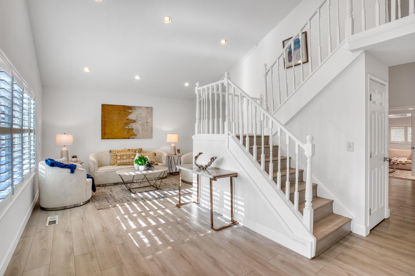 Detail Gallery Image 3 of 40 For 489 Hassinger Rd, San Jose,  CA 95111 - 5 Beds | 3 Baths