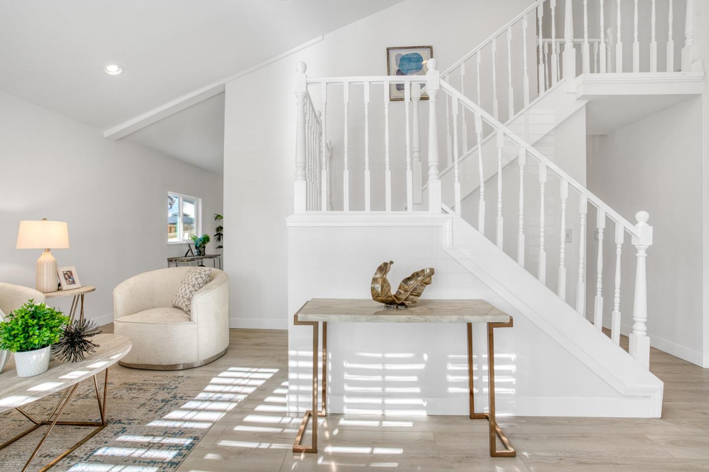 Detail Gallery Image 4 of 40 For 489 Hassinger Rd, San Jose,  CA 95111 - 5 Beds | 3 Baths