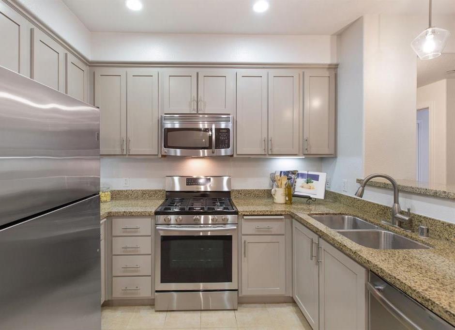 Detail Gallery Image 10 of 27 For 4388 El Camino Real #168,  Los Altos,  CA 94022 - 2 Beds | 2 Baths