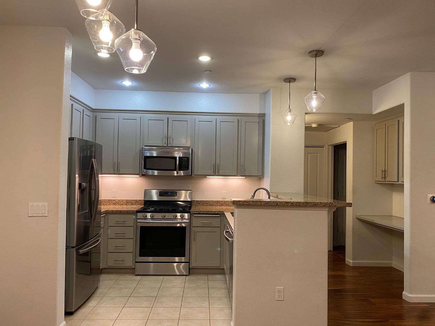 Detail Gallery Image 15 of 27 For 4388 El Camino Real #168,  Los Altos,  CA 94022 - 2 Beds | 2 Baths