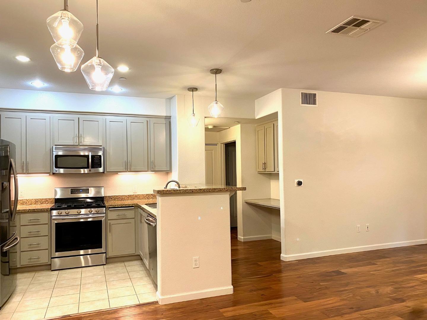 Detail Gallery Image 17 of 27 For 4388 El Camino Real #168,  Los Altos,  CA 94022 - 2 Beds | 2 Baths