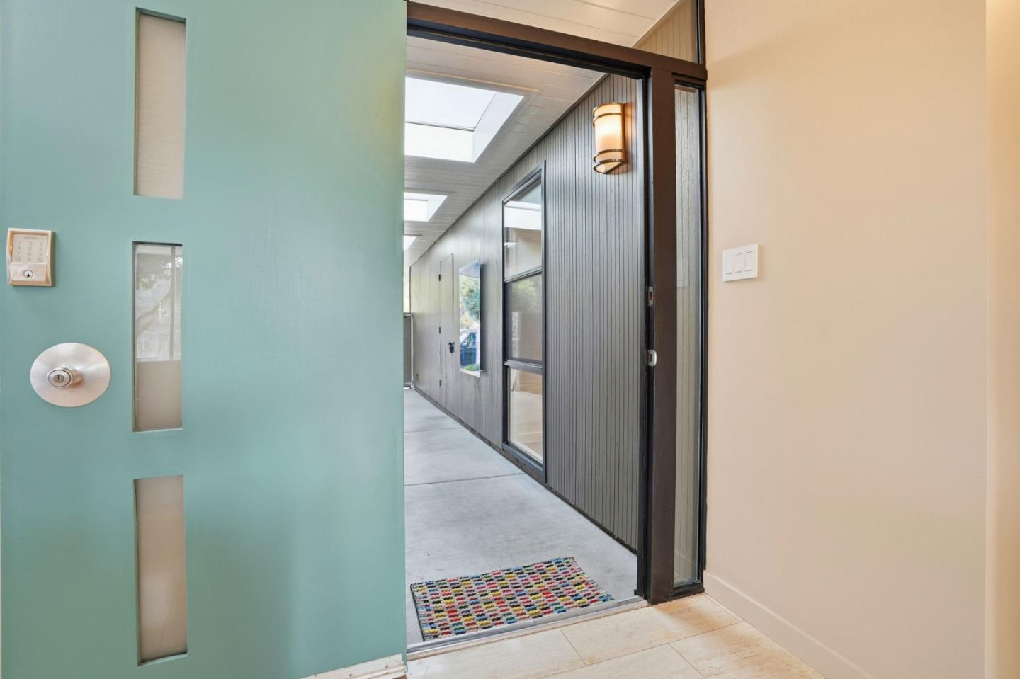 Detail Gallery Image 3 of 42 For 2219 Allegheny Way, San Mateo,  CA 94402 - 3 Beds | 2 Baths