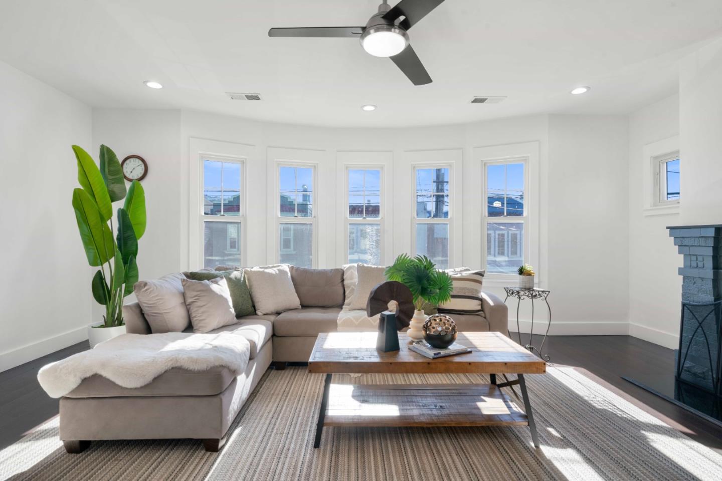 Detail Gallery Image 7 of 54 For 42 Farragut, San Francisco,  CA 94112 - 6 Beds | 4 Baths