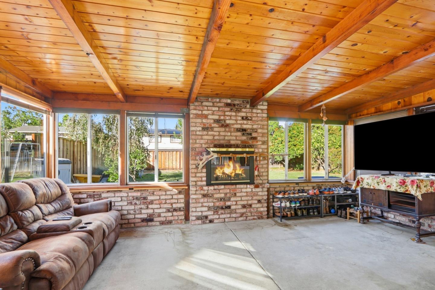 Detail Gallery Image 11 of 30 For 493 Crosslees Dr, San Jose,  CA 95111 - 5 Beds | 3/1 Baths