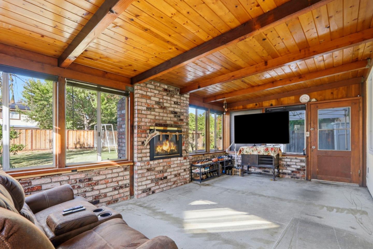 Detail Gallery Image 12 of 30 For 493 Crosslees Dr, San Jose,  CA 95111 - 5 Beds | 3/1 Baths