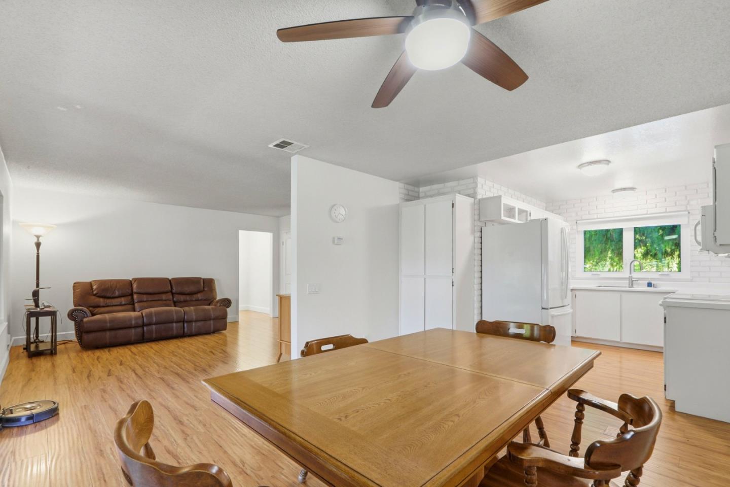 Detail Gallery Image 7 of 30 For 493 Crosslees Dr, San Jose,  CA 95111 - 5 Beds | 3/1 Baths