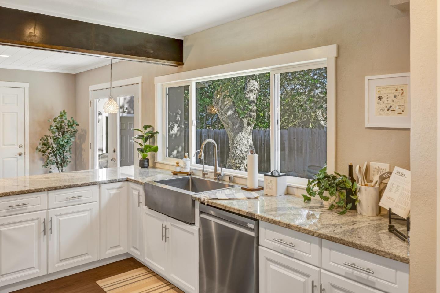 Detail Gallery Image 13 of 47 For 15410 Oak Hills Dr, Salinas,  CA 93907 - 4 Beds | 2 Baths