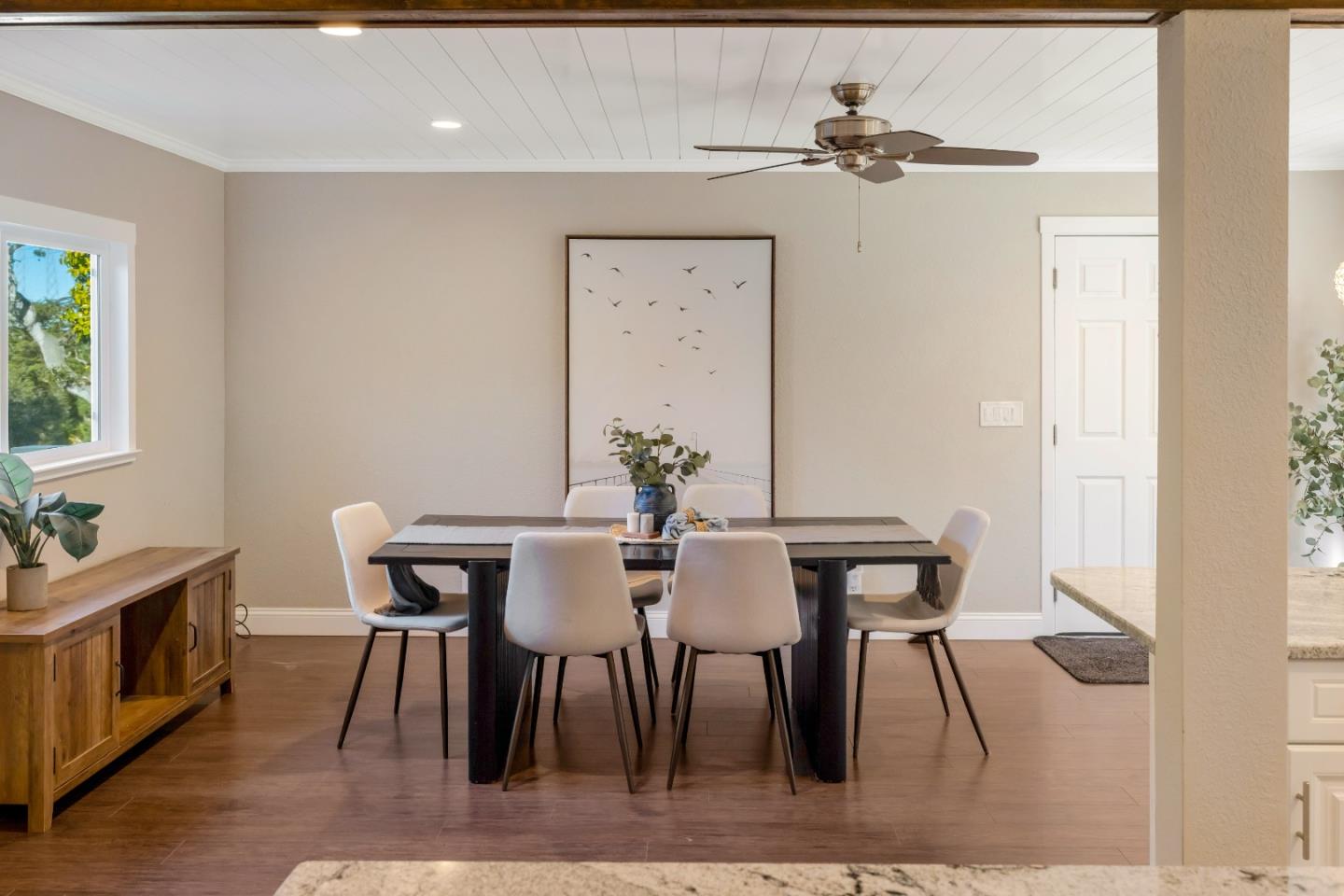 Detail Gallery Image 14 of 47 For 15410 Oak Hills Dr, Salinas,  CA 93907 - 4 Beds | 2 Baths