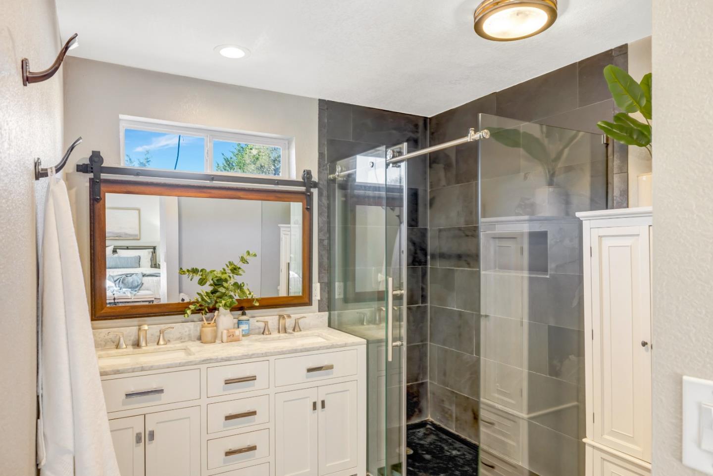 Detail Gallery Image 21 of 47 For 15410 Oak Hills Dr, Salinas,  CA 93907 - 4 Beds | 2 Baths