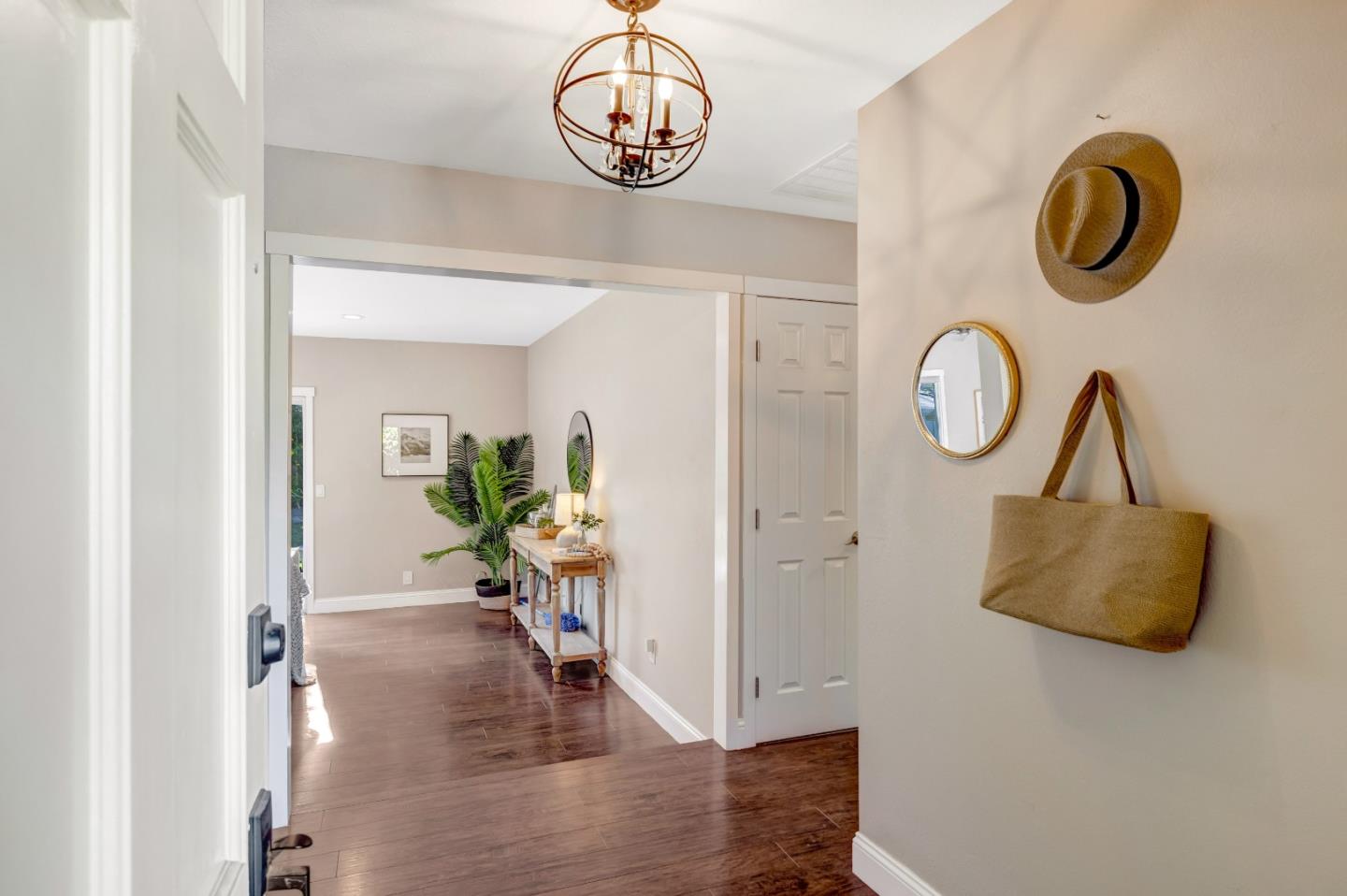 Detail Gallery Image 3 of 47 For 15410 Oak Hills Dr, Salinas,  CA 93907 - 4 Beds | 2 Baths