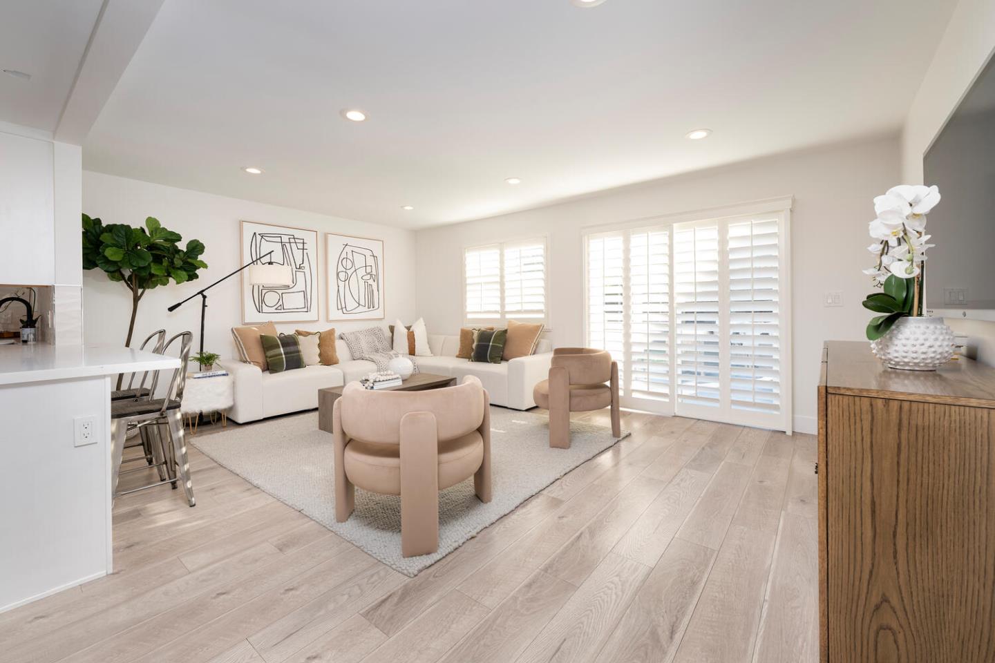 Detail Gallery Image 11 of 23 For 1640 Connecticut Dr, Redwood City,  CA 94061 - 3 Beds | 2 Baths