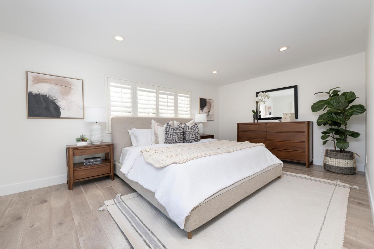 Detail Gallery Image 13 of 23 For 1640 Connecticut Dr, Redwood City,  CA 94061 - 3 Beds | 2 Baths