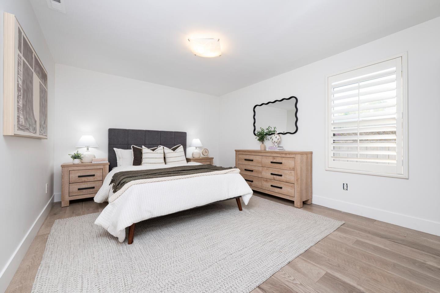 Detail Gallery Image 16 of 23 For 1640 Connecticut Dr, Redwood City,  CA 94061 - 3 Beds | 2 Baths