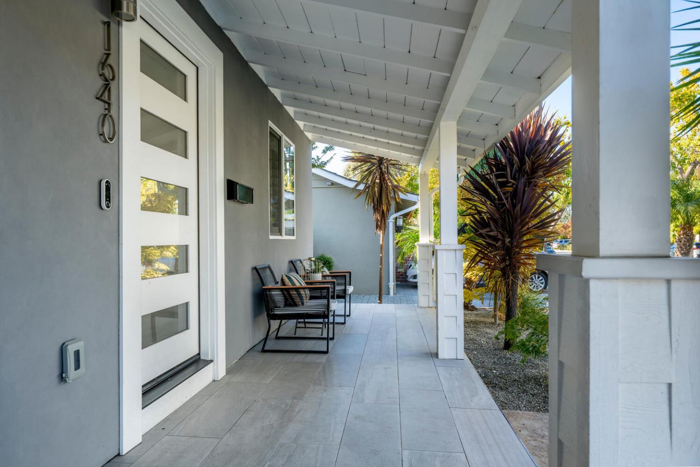 Detail Gallery Image 3 of 23 For 1640 Connecticut Dr, Redwood City,  CA 94061 - 3 Beds | 2 Baths