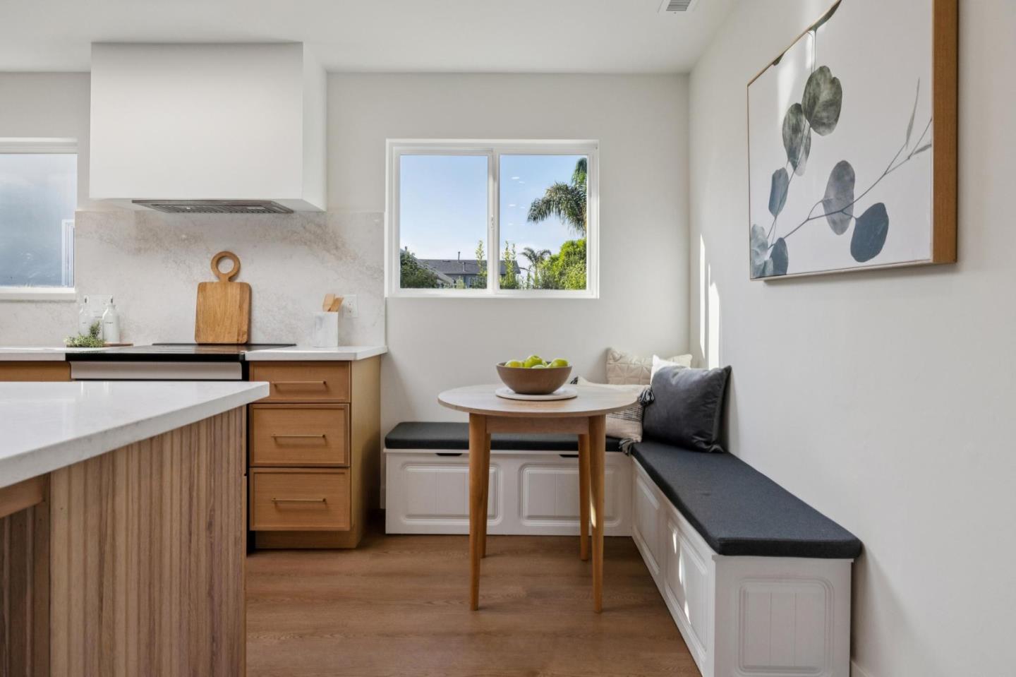 Detail Gallery Image 10 of 26 For 847 Arguello Blvd, Pacifica,  CA 94044 - 4 Beds | 3 Baths