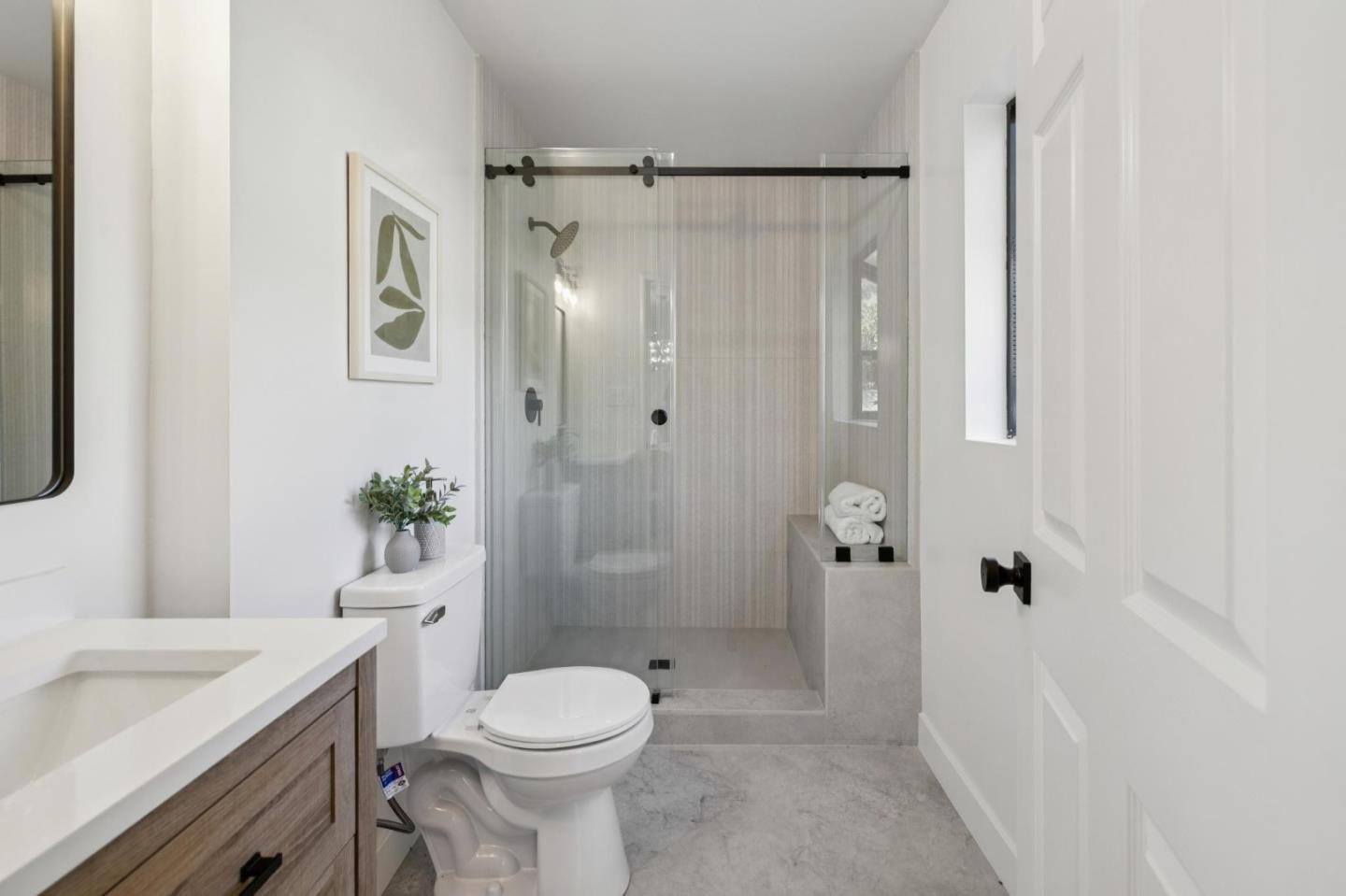 Detail Gallery Image 12 of 26 For 847 Arguello Blvd, Pacifica,  CA 94044 - 4 Beds | 3 Baths