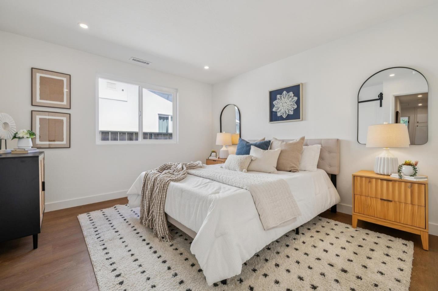 Detail Gallery Image 13 of 26 For 847 Arguello Blvd, Pacifica,  CA 94044 - 4 Beds | 3 Baths