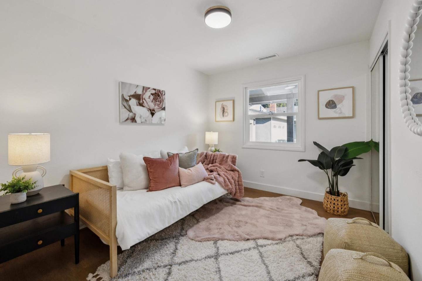 Detail Gallery Image 16 of 26 For 847 Arguello Blvd, Pacifica,  CA 94044 - 4 Beds | 3 Baths