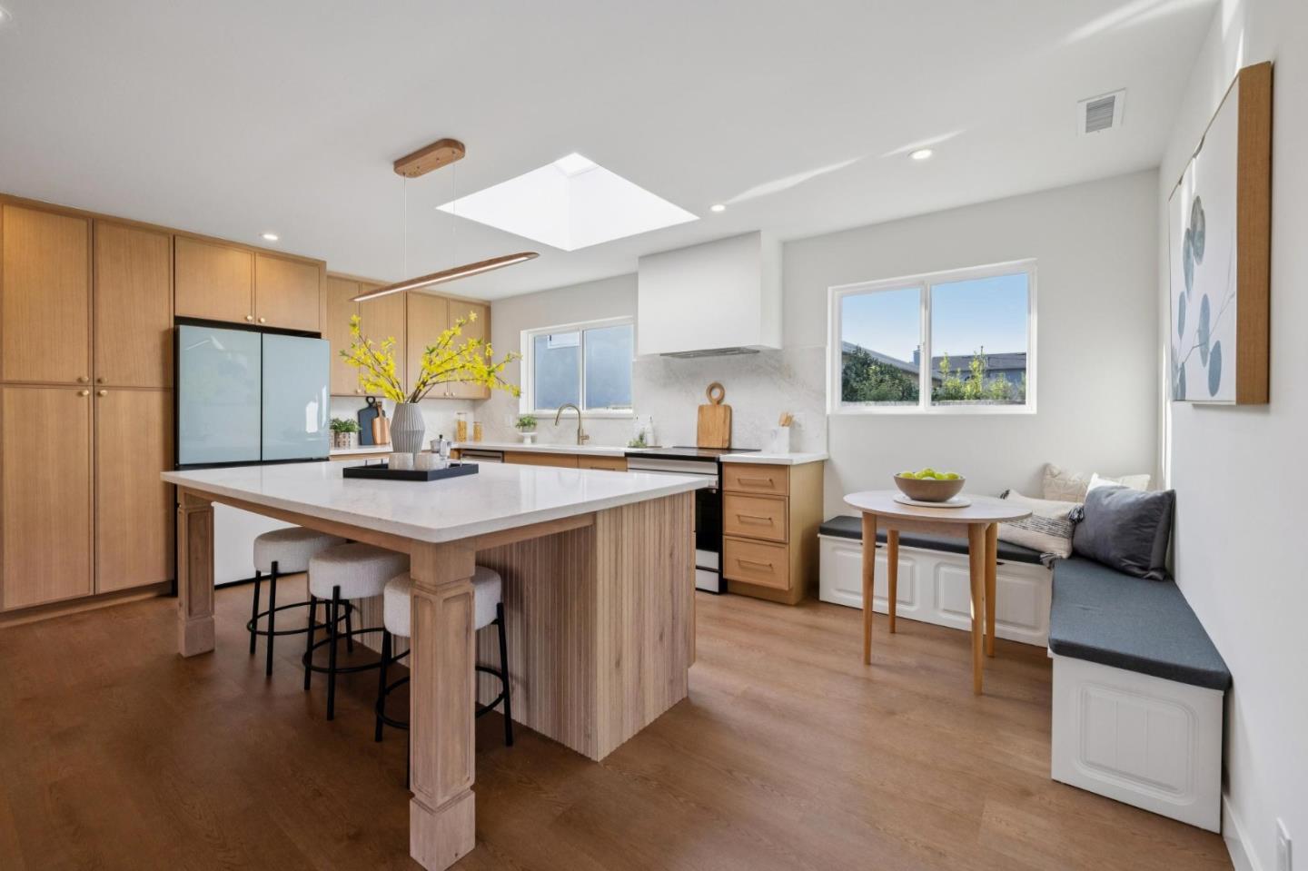 Detail Gallery Image 9 of 26 For 847 Arguello Blvd, Pacifica,  CA 94044 - 4 Beds | 3 Baths