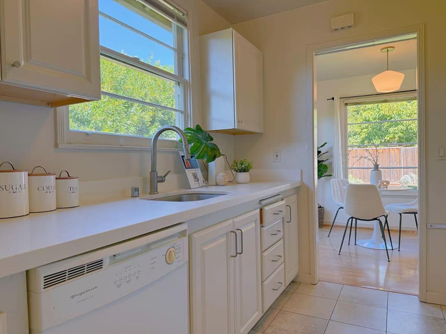 Detail Gallery Image 16 of 25 For 1031 Amarillo Ave, Palo Alto,  CA 94303 - 4 Beds | 2 Baths