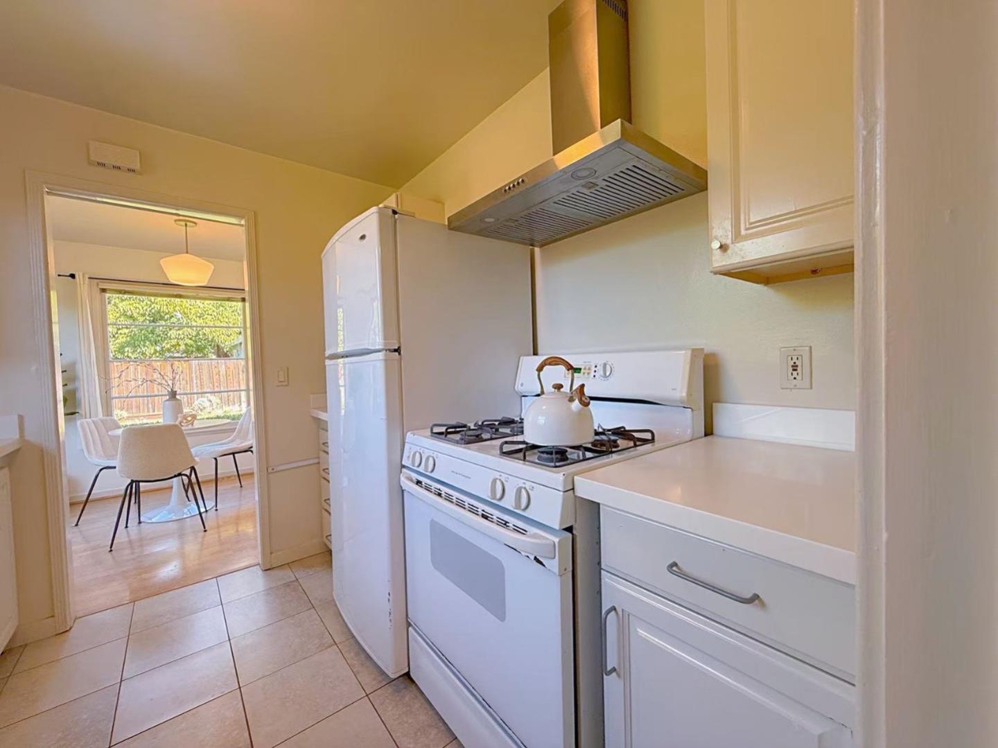 Detail Gallery Image 17 of 25 For 1031 Amarillo Ave, Palo Alto,  CA 94303 - 4 Beds | 2 Baths