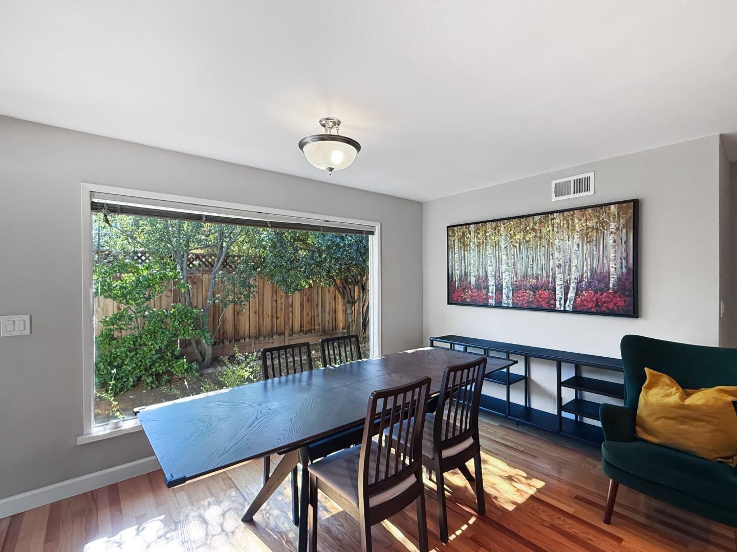 Detail Gallery Image 6 of 10 For 225 Lauella Ct, Mountain View,  CA 94041 - 3 Beds | 2 Baths