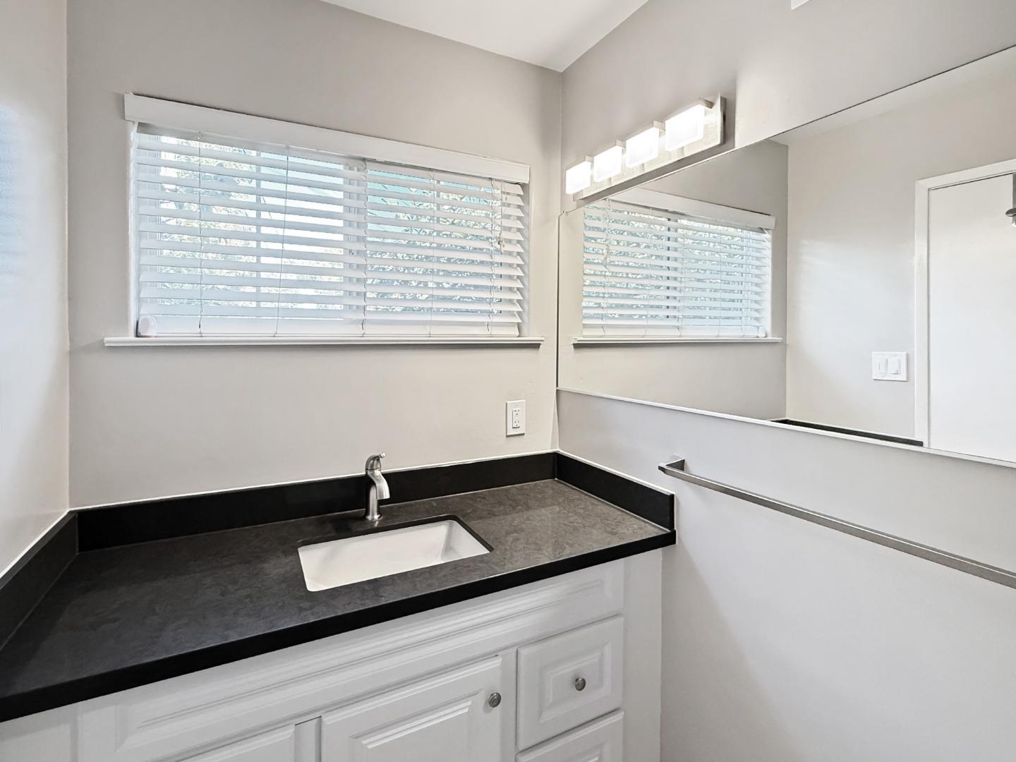 Detail Gallery Image 9 of 10 For 225 Lauella Ct, Mountain View,  CA 94041 - 3 Beds | 2 Baths