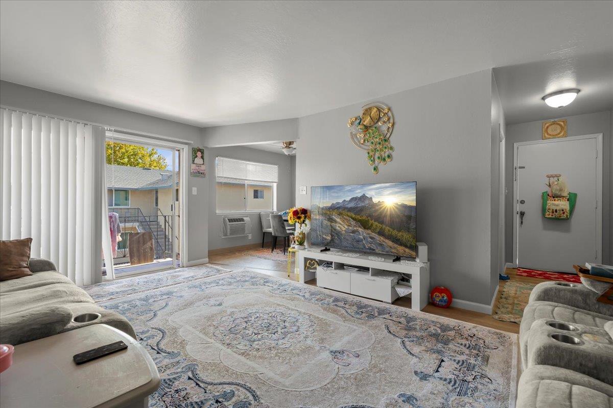 Detail Gallery Image 11 of 16 For 642 Kirkland Dr, Sunnyvale,  CA 94087 - – Beds | – Baths