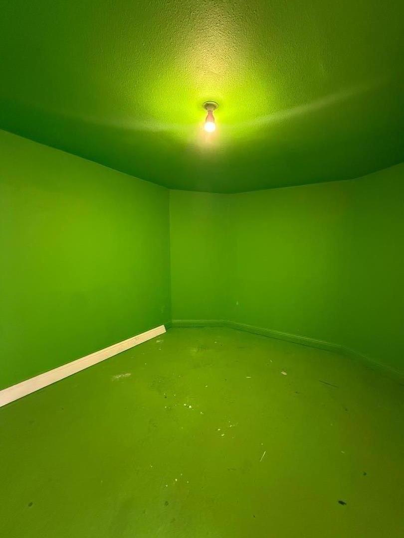 Detail Gallery Image 13 of 15 For 2841 Filbert St, Oakland,  CA 94608 - 3 Beds | 3 Baths