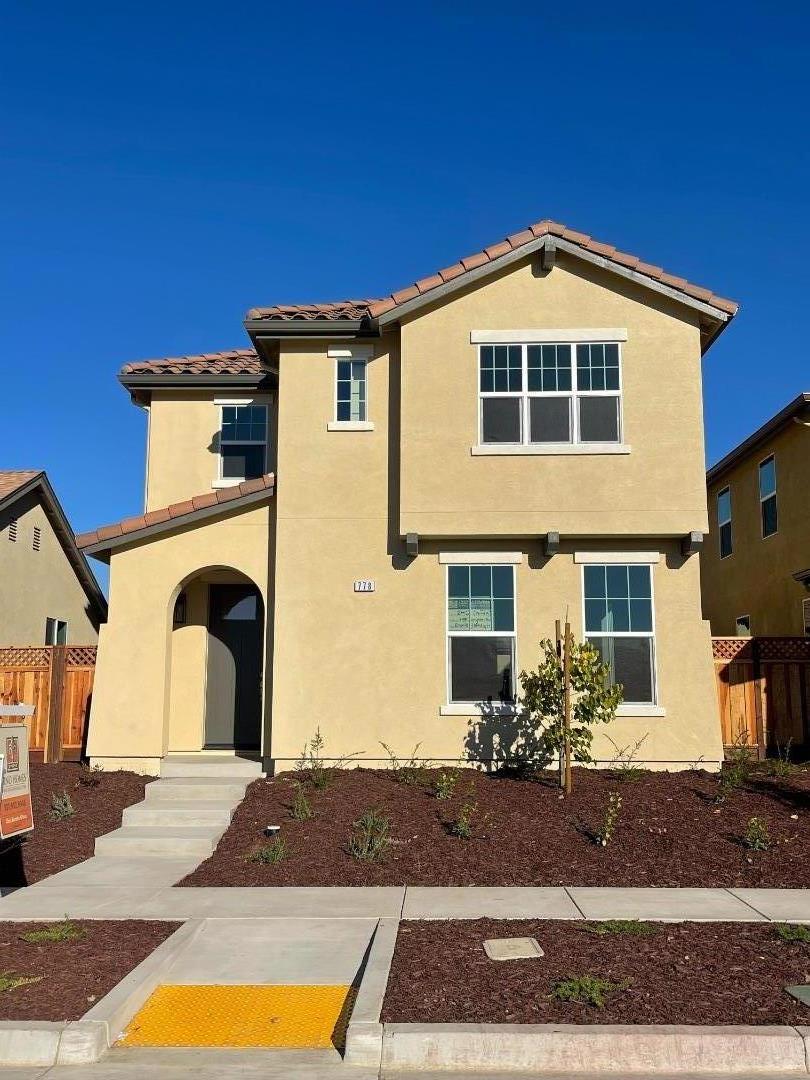 Detail Gallery Image 4 of 24 For 778 Livingston Ave, King City,  CA 93930 - 4 Beds | 3 Baths