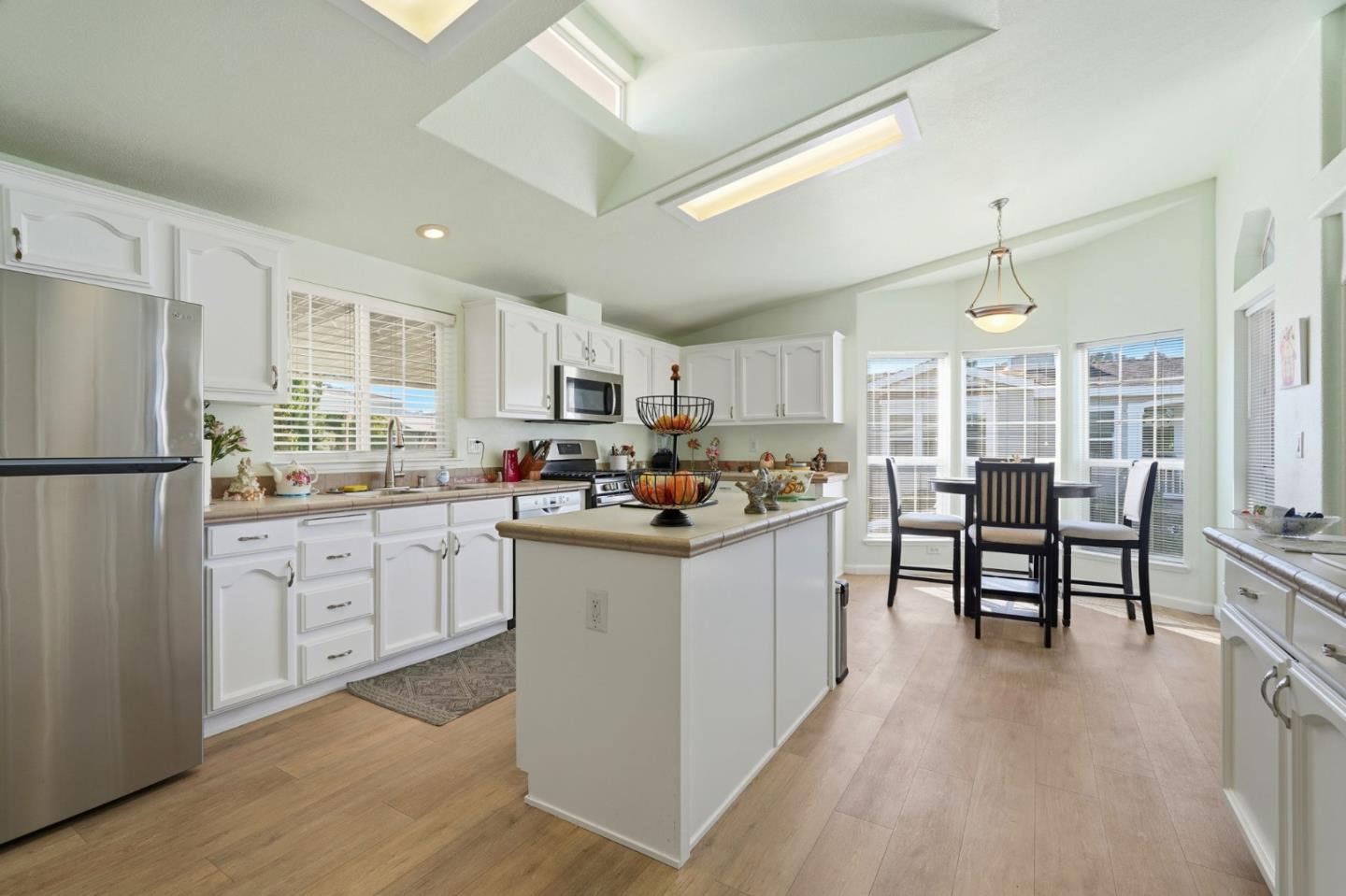 Detail Gallery Image 8 of 34 For 845 Villa Teresa Way #845,  San Jose,  CA 95123 - 3 Beds | 2 Baths