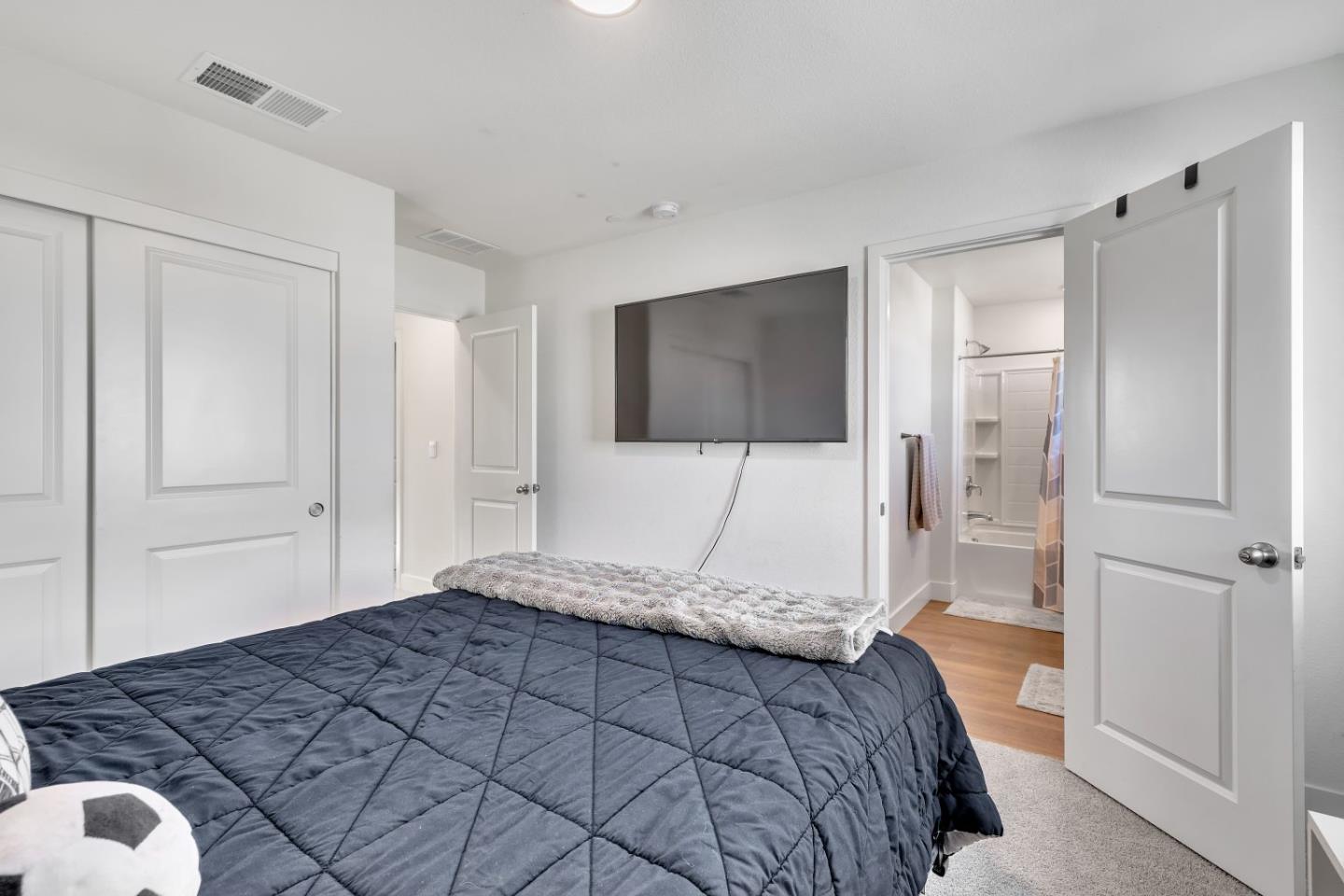 Detail Gallery Image 14 of 38 For 670 Wickham Ct, Gilroy,  CA 95020 - 3 Beds | 2/1 Baths