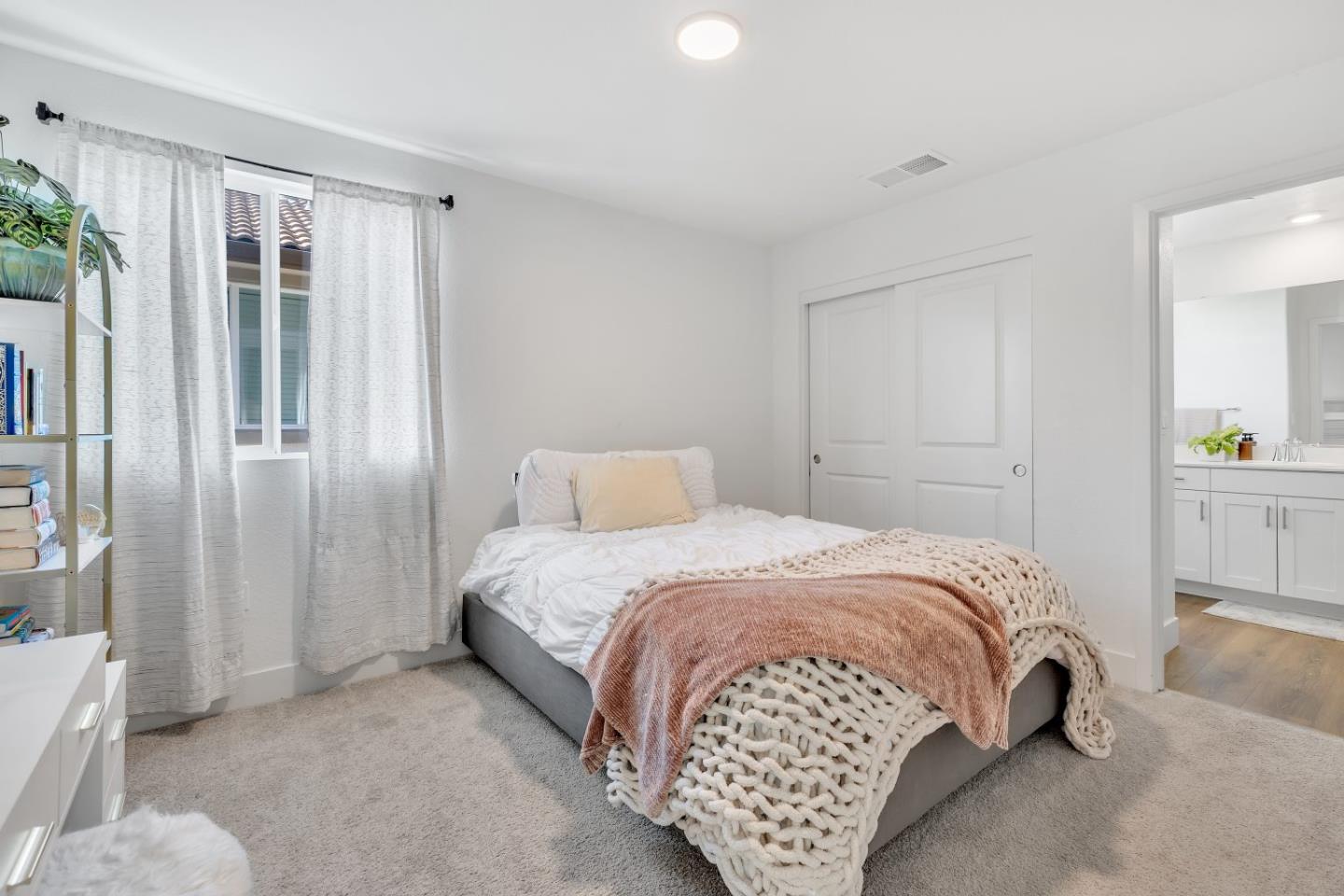 Detail Gallery Image 15 of 38 For 670 Wickham Ct, Gilroy,  CA 95020 - 3 Beds | 2/1 Baths