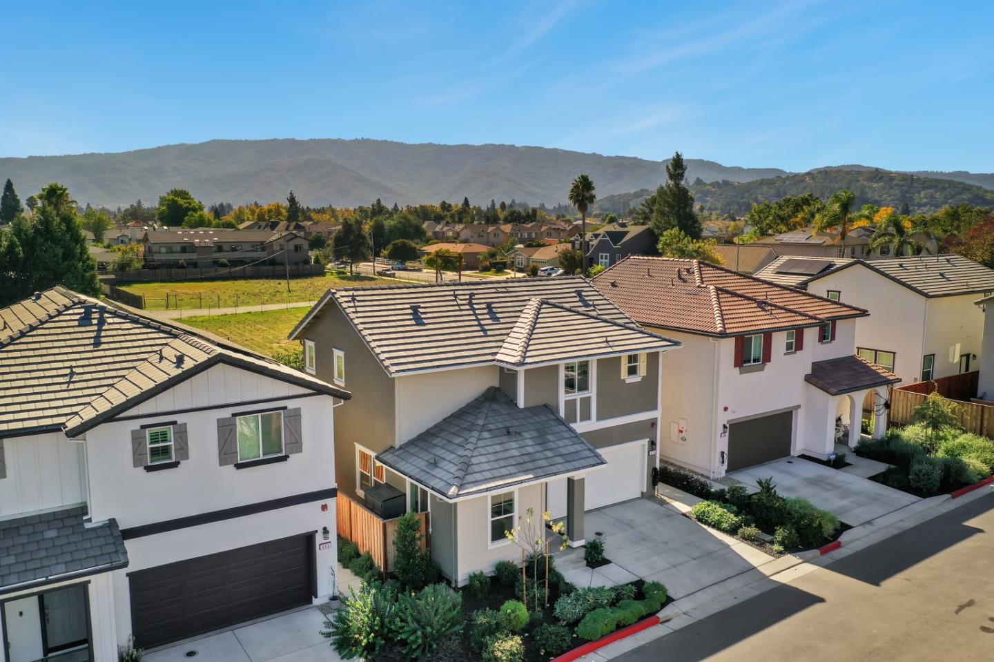 Detail Gallery Image 32 of 38 For 670 Wickham Ct, Gilroy,  CA 95020 - 3 Beds | 2/1 Baths