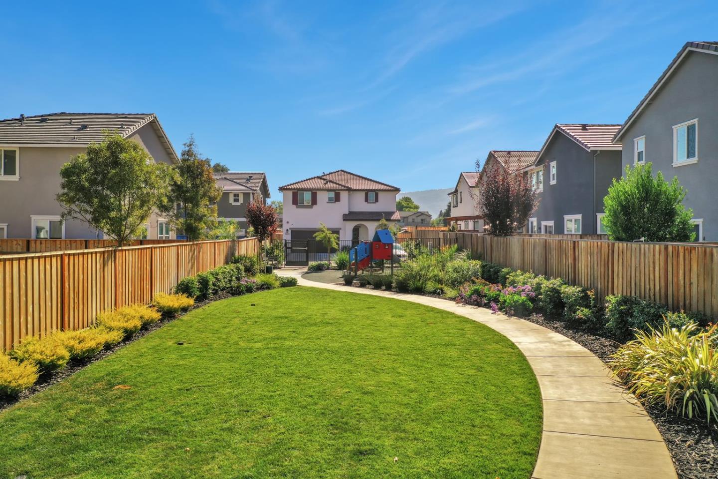 Detail Gallery Image 36 of 38 For 670 Wickham Ct, Gilroy,  CA 95020 - 3 Beds | 2/1 Baths