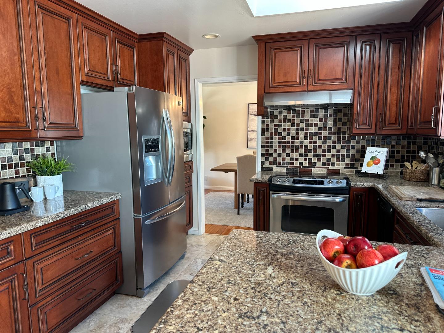 Detail Gallery Image 25 of 28 For 2172 La Salle Dr, Walnut Creek,  CA 94598 - 4 Beds | 2/1 Baths