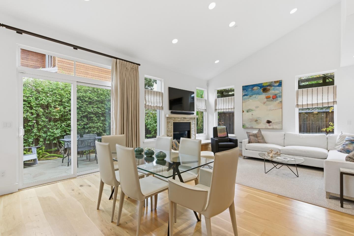 Detail Gallery Image 10 of 41 For 1236 Hoover St, Menlo Park,  CA 94025 - 3 Beds | 3 Baths