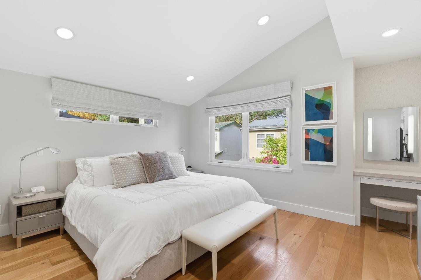 Detail Gallery Image 14 of 41 For 1236 Hoover St, Menlo Park,  CA 94025 - 3 Beds | 3 Baths