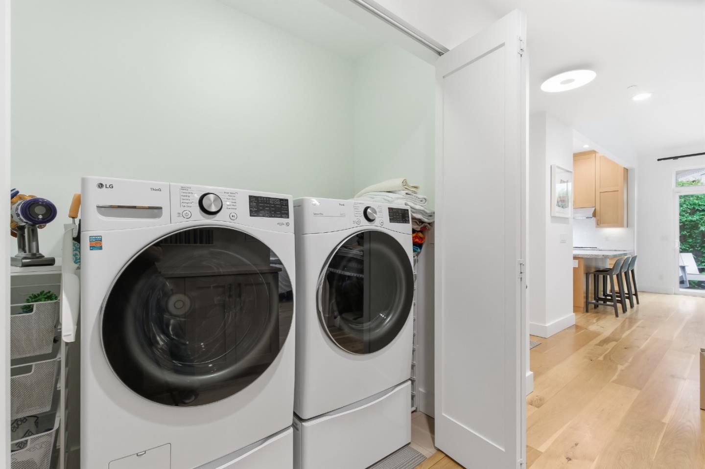 Detail Gallery Image 28 of 41 For 1236 Hoover St, Menlo Park,  CA 94025 - 3 Beds | 3 Baths