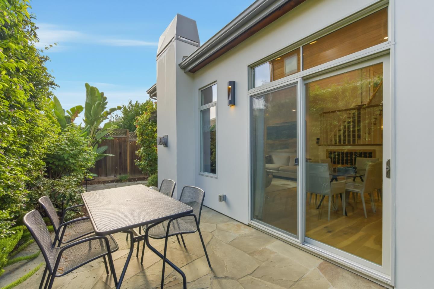 Detail Gallery Image 30 of 41 For 1236 Hoover St, Menlo Park,  CA 94025 - 3 Beds | 3 Baths