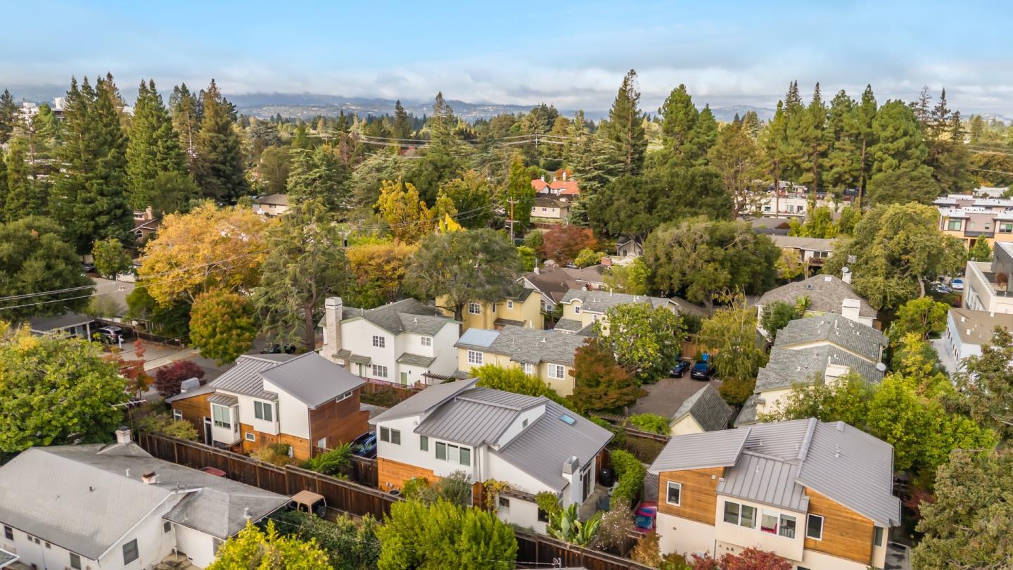 Detail Gallery Image 38 of 41 For 1236 Hoover St, Menlo Park,  CA 94025 - 3 Beds | 3 Baths