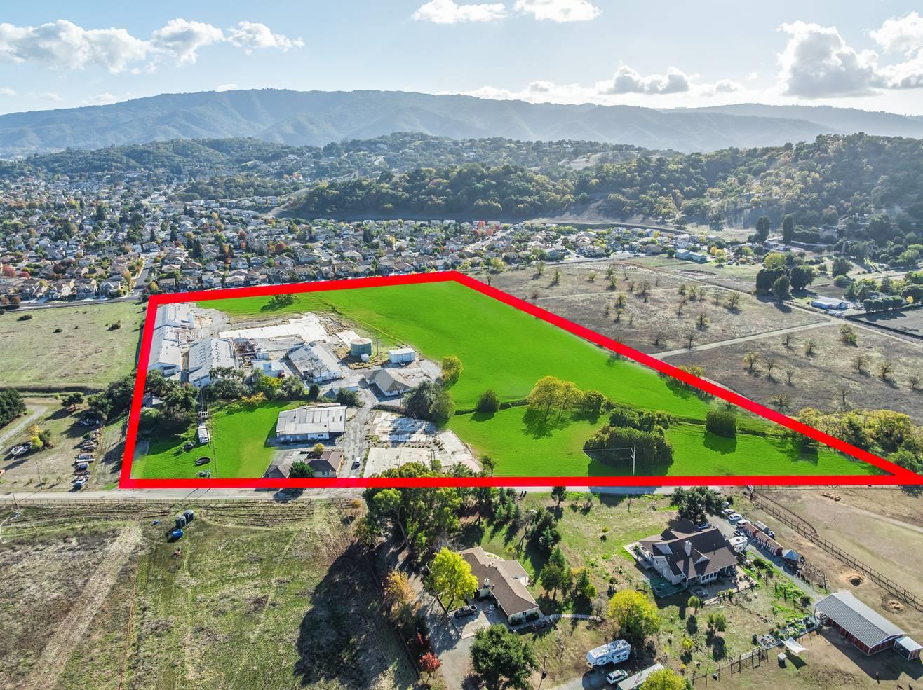 Detail Gallery Image 2 of 14 For 1180 Day Rd, Gilroy,  CA 95020 - – Beds | – Baths