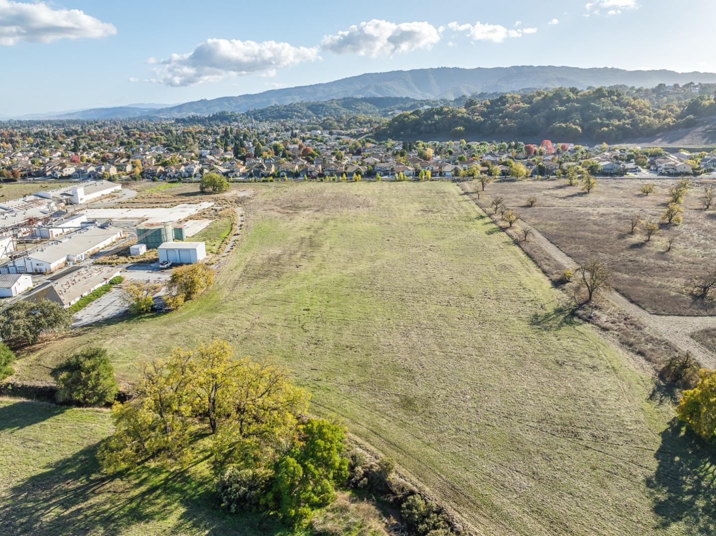 1180 Day Road, Gilroy, CA, 95020