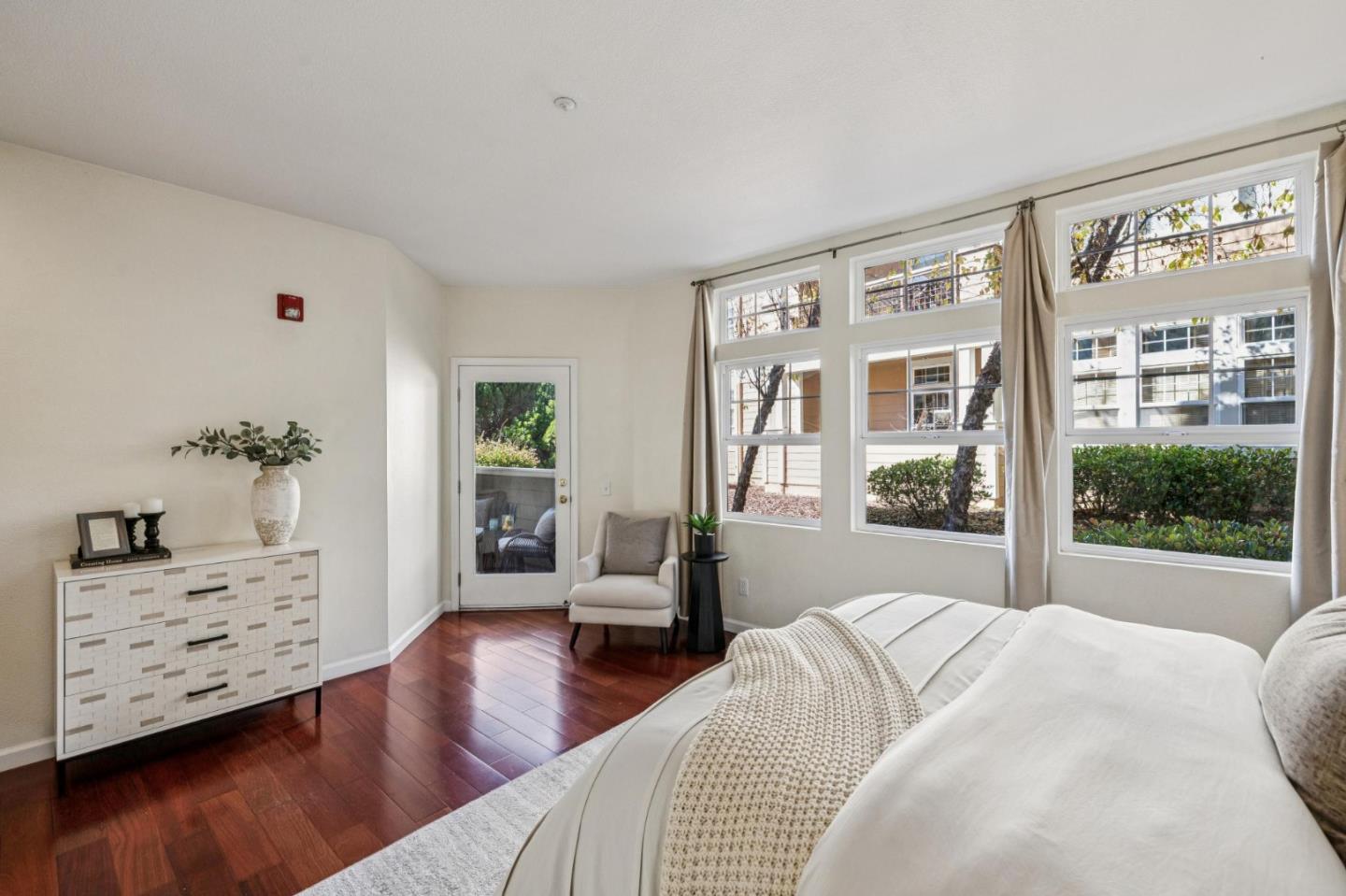 Detail Gallery Image 17 of 41 For 415 Callippe Ct, Brisbane,  CA 94005 - 3 Beds | 2 Baths