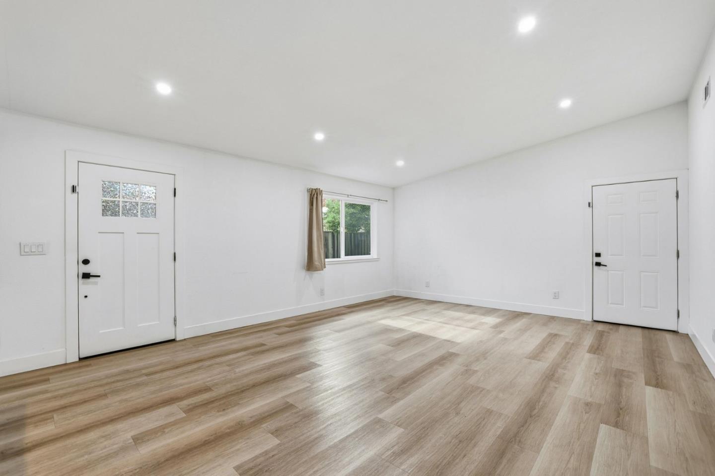 Detail Gallery Image 12 of 27 For 514 Mayellen Ave, San Jose,  CA 95126 - 3 Beds | 1 Baths