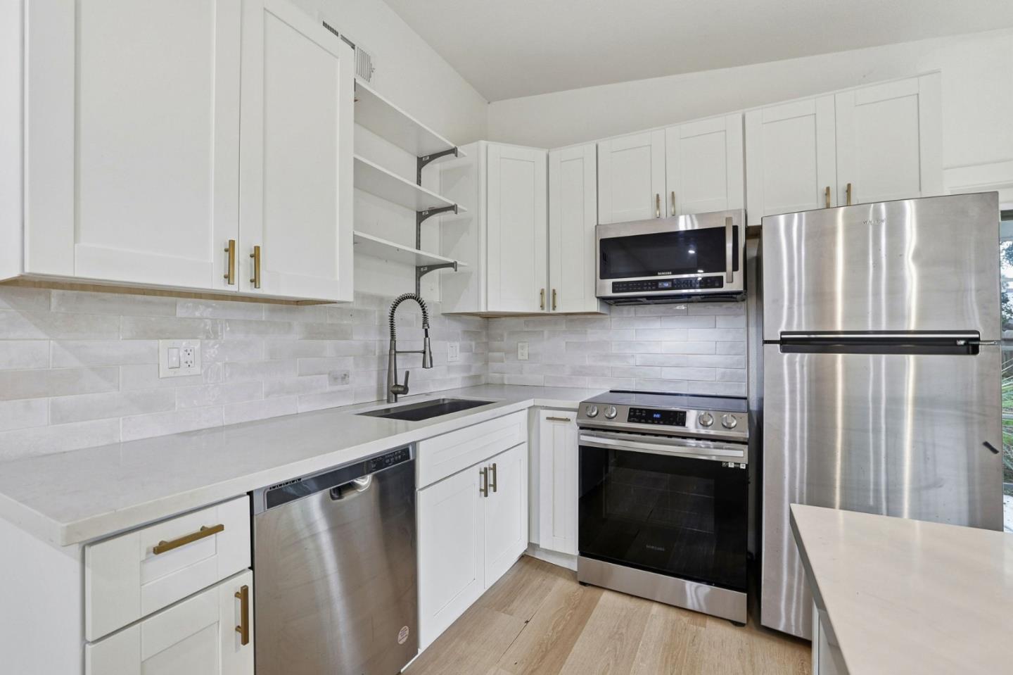 Detail Gallery Image 6 of 27 For 514 Mayellen Ave, San Jose,  CA 95126 - 3 Beds | 1 Baths