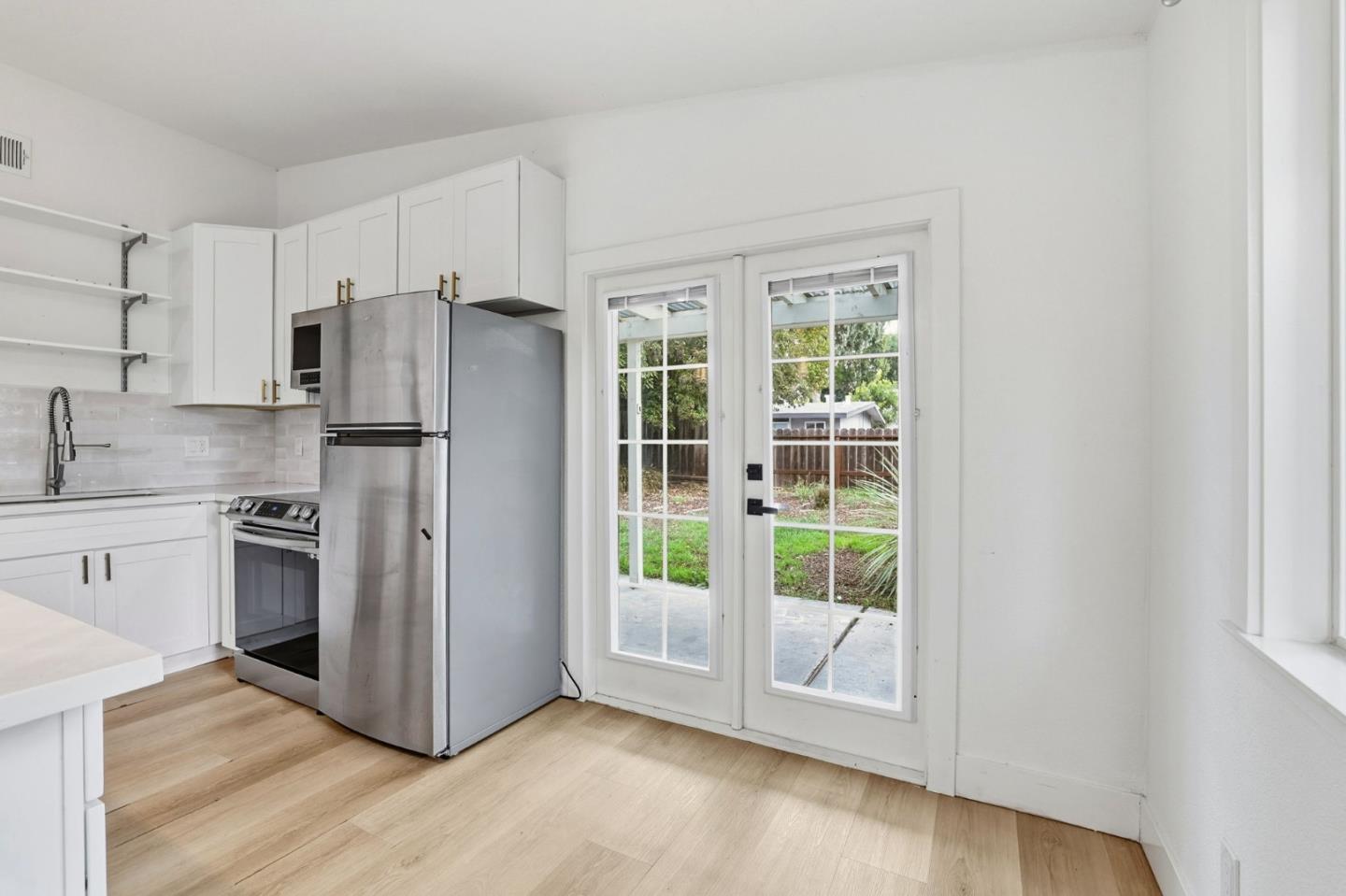 Detail Gallery Image 8 of 27 For 514 Mayellen Ave, San Jose,  CA 95126 - 3 Beds | 1 Baths