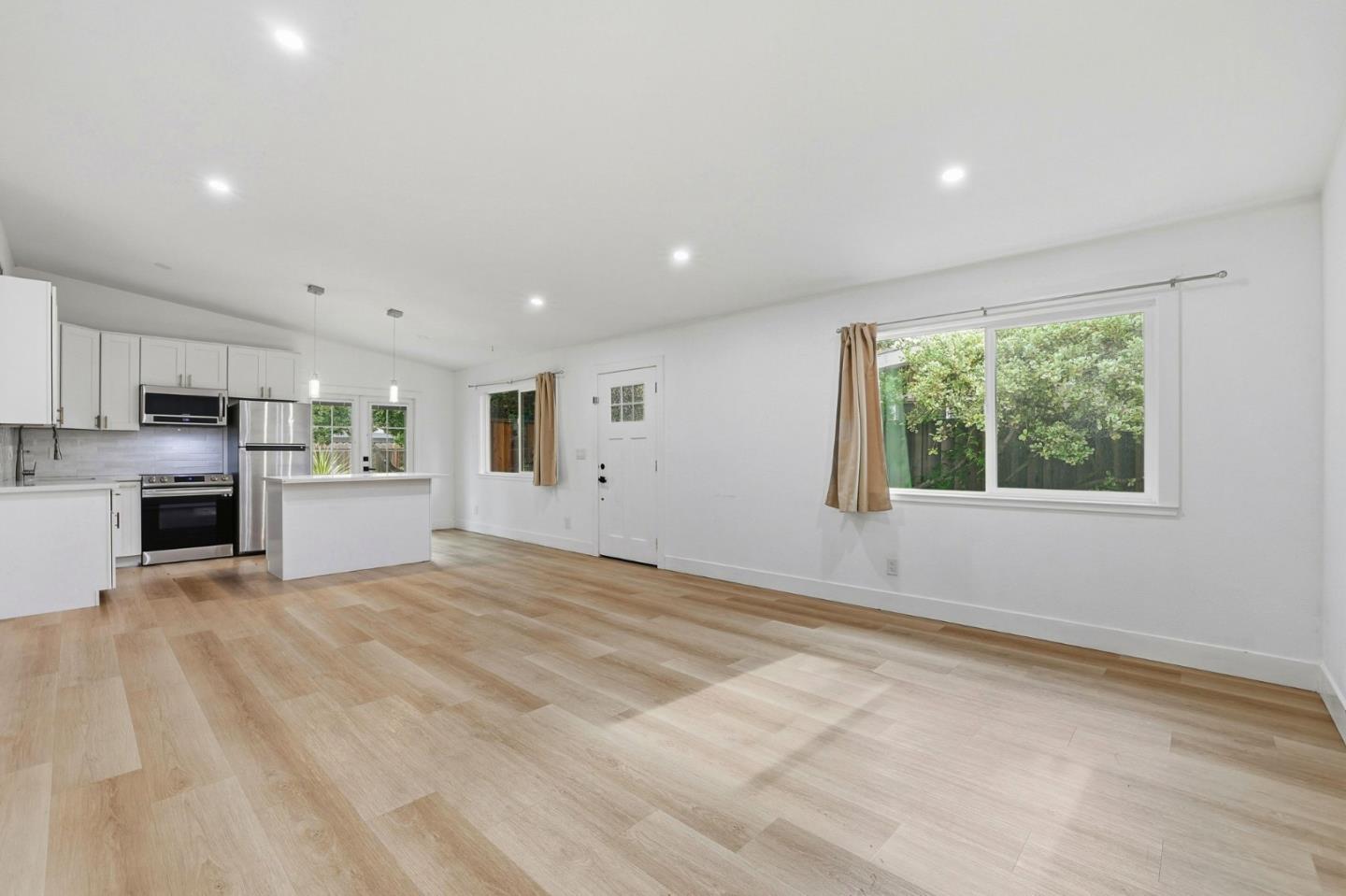 Detail Gallery Image 9 of 27 For 514 Mayellen Ave, San Jose,  CA 95126 - 3 Beds | 1 Baths