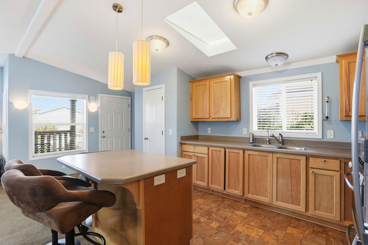 Detail Gallery Image 10 of 37 For 172 Culebra Ln #172,  Moss Beach,  CA 94038 - 2 Beds | 2 Baths